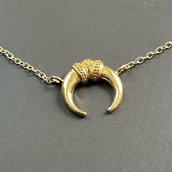 14k Gold Crescent Moon Necklace - Picture 3 of 9